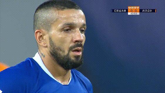 埃弗拉绝杀,武汉卓尔训练中的埃弗拉