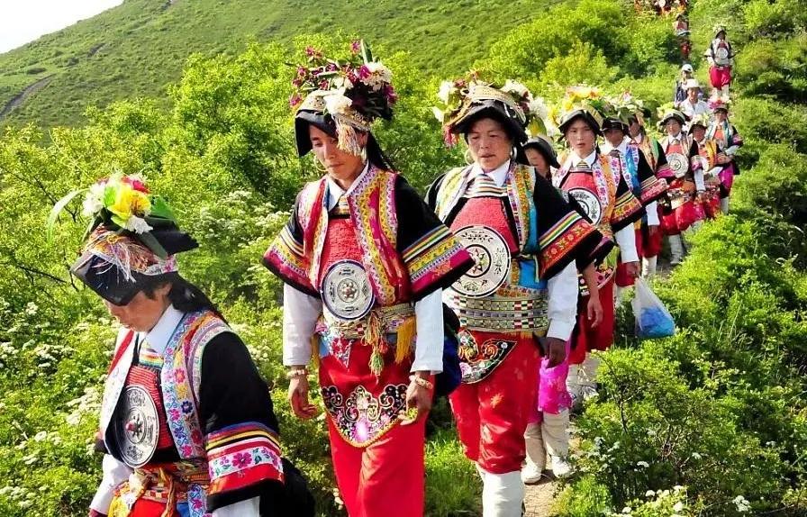 鐢樿們鐪佽垷鏇插幙钘忔棌鏈嶉グ,钘忓尯鏃呮父鏈嶉グ