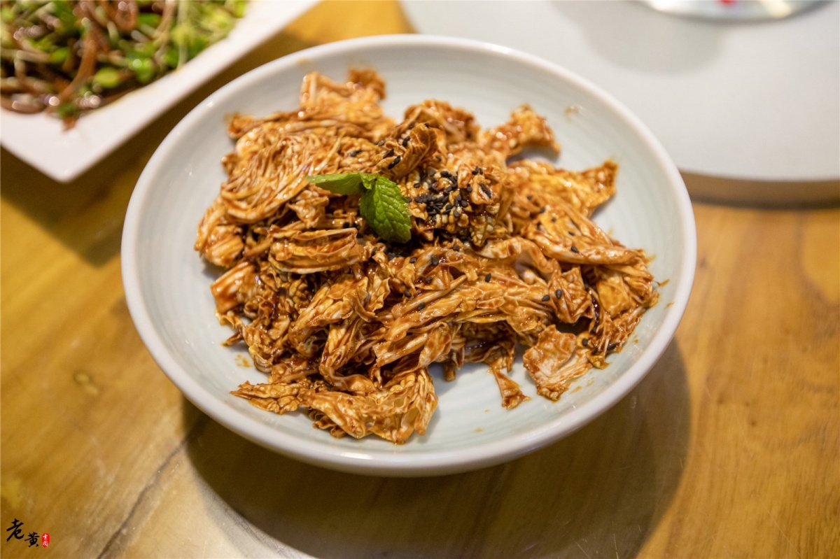 在北京吃烤鸭学知识，为什么总感觉面皮不够，郭德纲早已告知答案