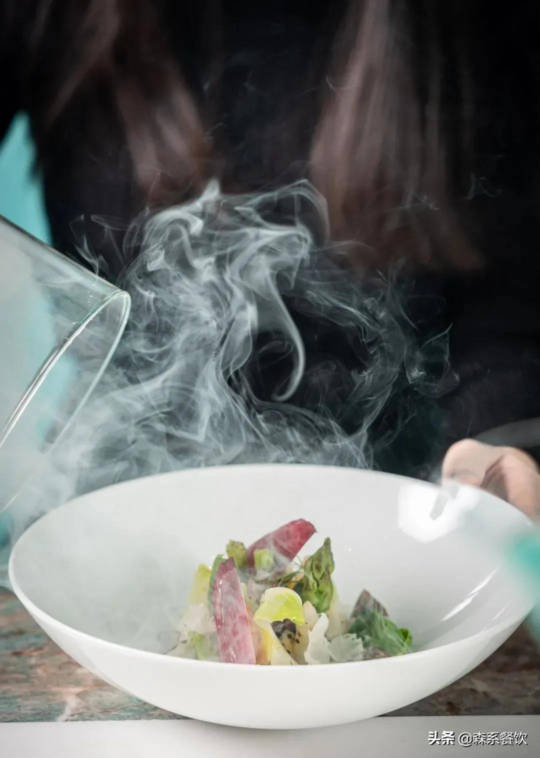 珠宝店跨界开咖啡厅,全时段供应西餐、精致下午茶、美酒及特饮