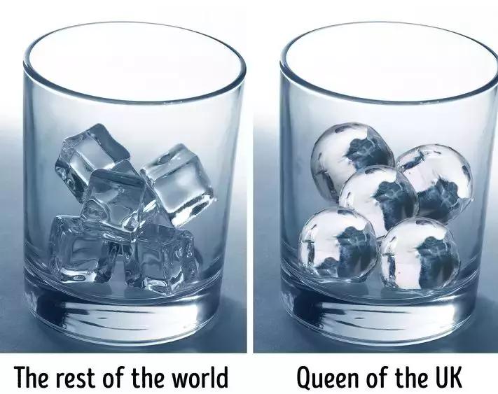 女王带小黑包旅行,女王随身包