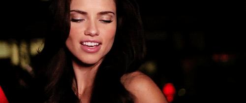 李宁国货时装周发力,李宁新出的秋季外套运动风