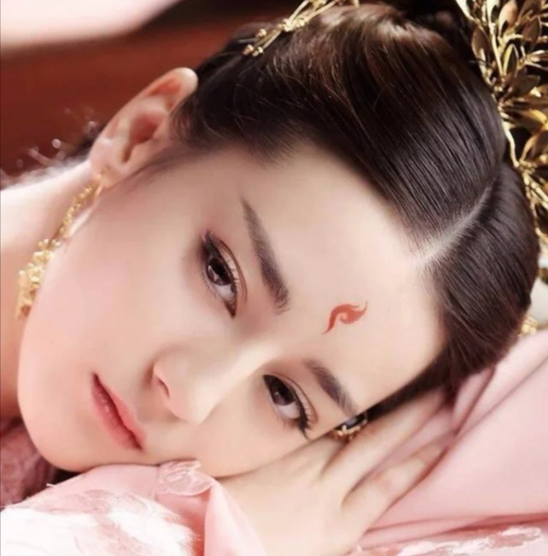 迪丽热巴脸好吗,迪丽热巴好看脸型