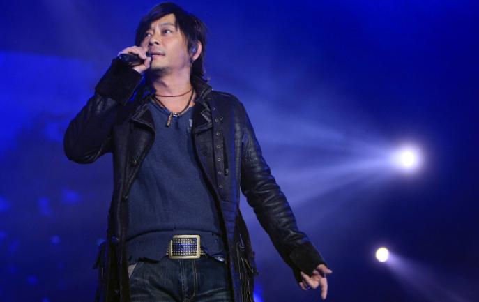 歌手王杰被谁毒坏了嗓子,王杰遭遇人生中最大的打击