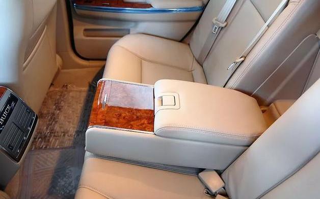 10款二手别克君越值多少钱,别克君越老款08多少钱