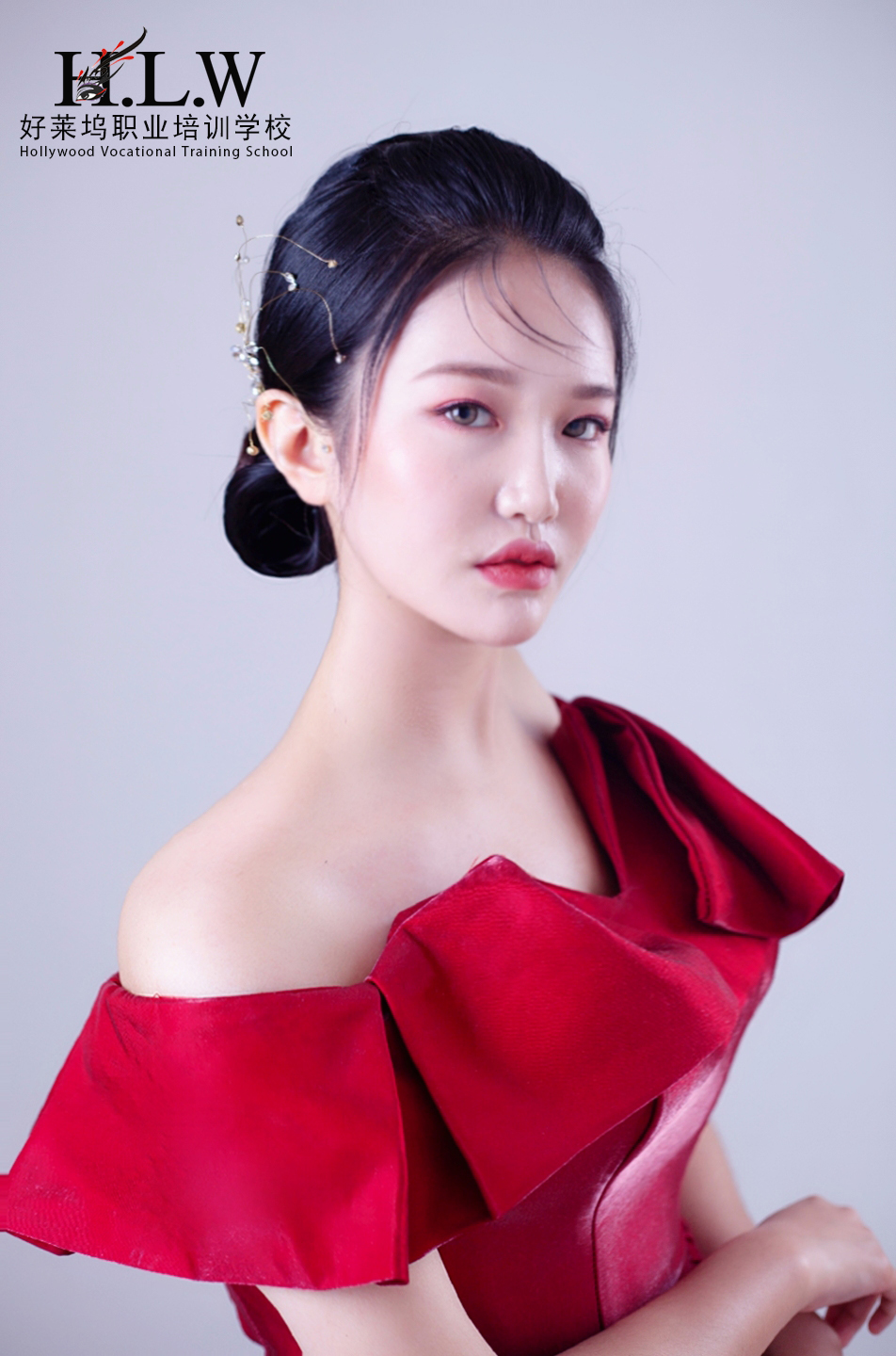 济南好莱坞学化妆美甲学校,济南好莱坞化妆学校联系方式