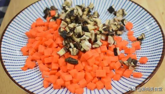 一道寓意节节高升的菜,寓意发财的一道菜