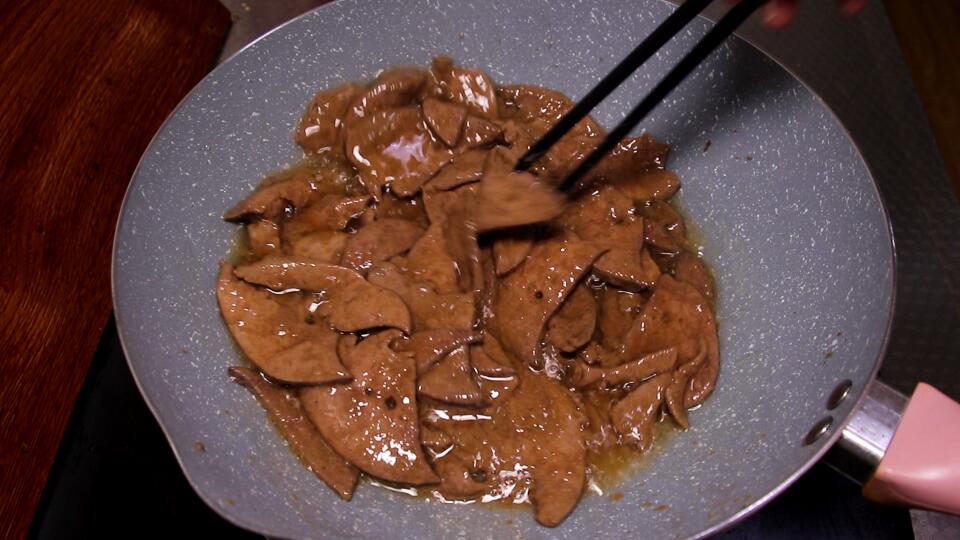 猪肝怎么腌制要焯水吗,炒猪肝是先放料酒还是后放料酒