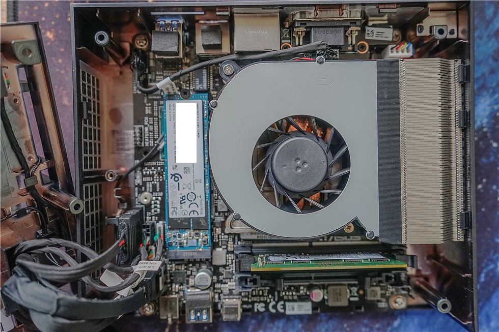 矿潮火热没显卡？桌面空间不够？5款迷你主机和NUC解君忧