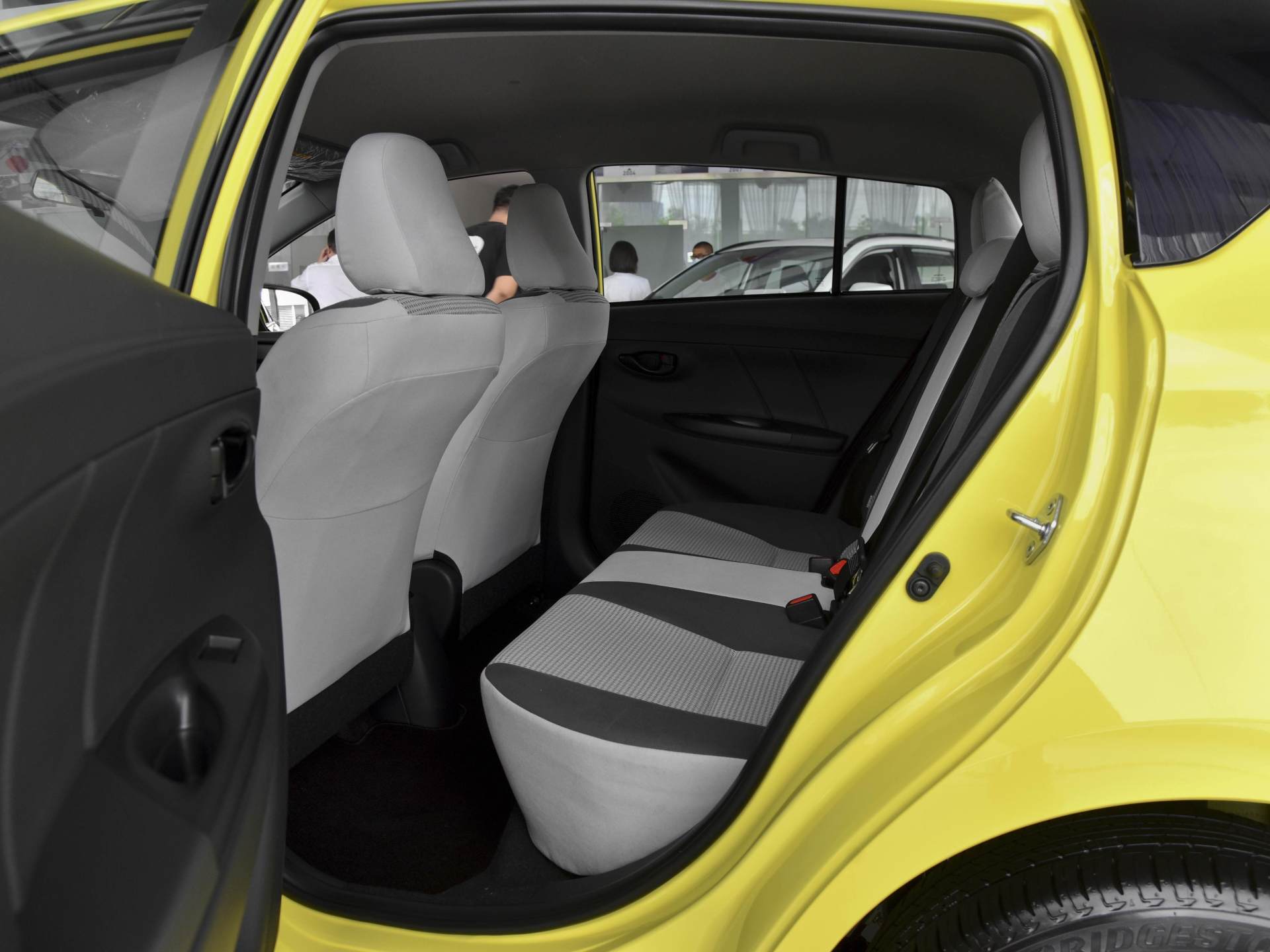 丰田威驰fs价格是多少性能如何,20年二厢丰田威驰fs多少钱