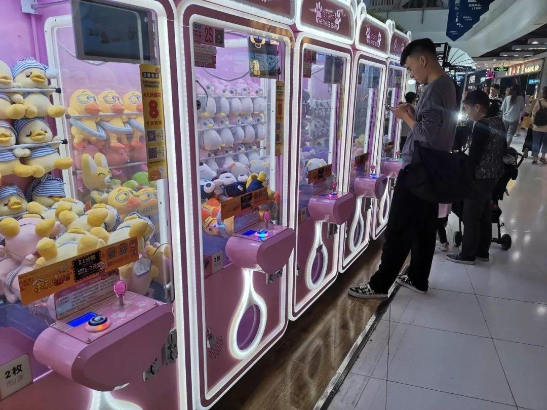 青岛抓娃娃机盈利方式和运营模式,直播抓娃娃机的盈利模式