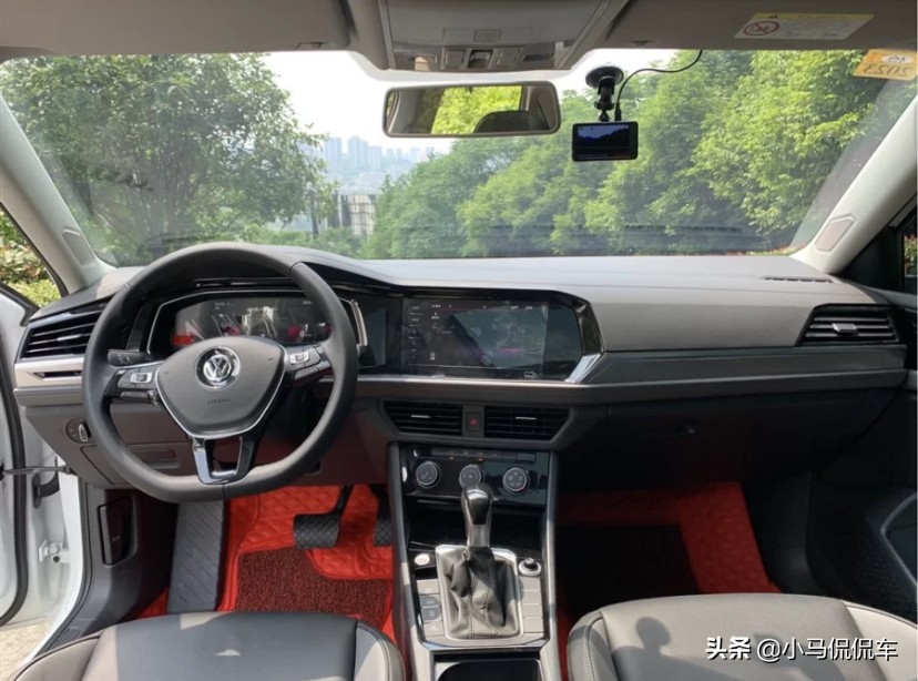 思域速腾哪个更值得买,现在的思域好还是新速腾好