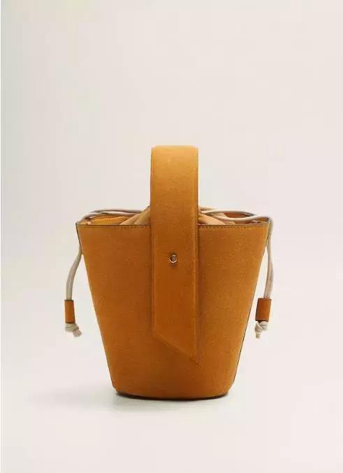 奚梦瑶穿miumiu黑钻吊带裙,158和178情侣穿搭