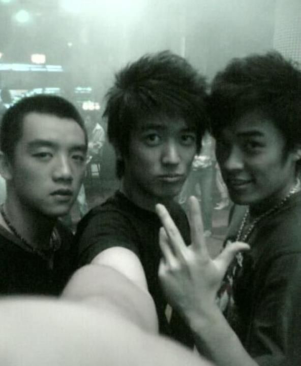 郑恺苗苗疑是喜当爸爸妈妈,郑恺苗苗晒照庆祝结婚一周年