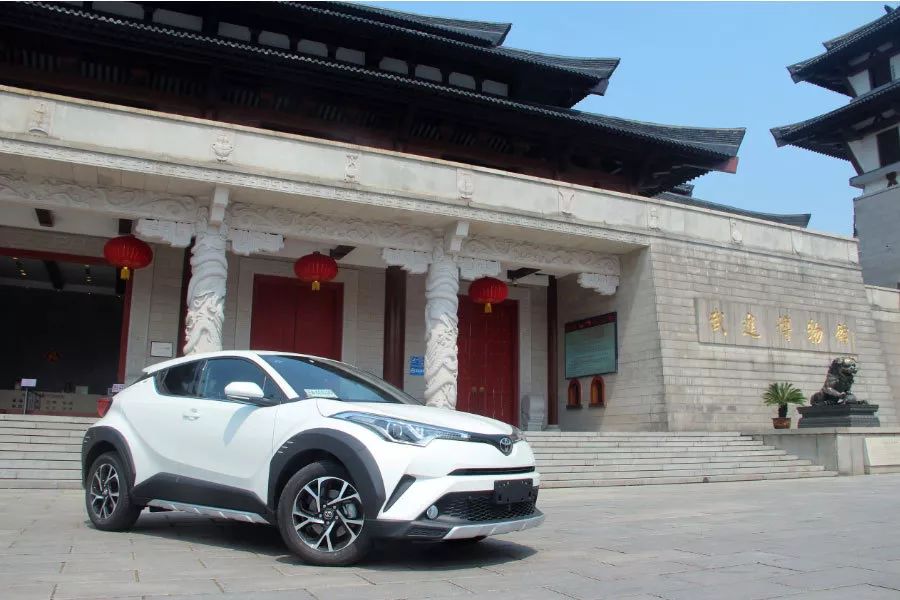 试驾丰田C-HR视频,试驾丰田c-hr