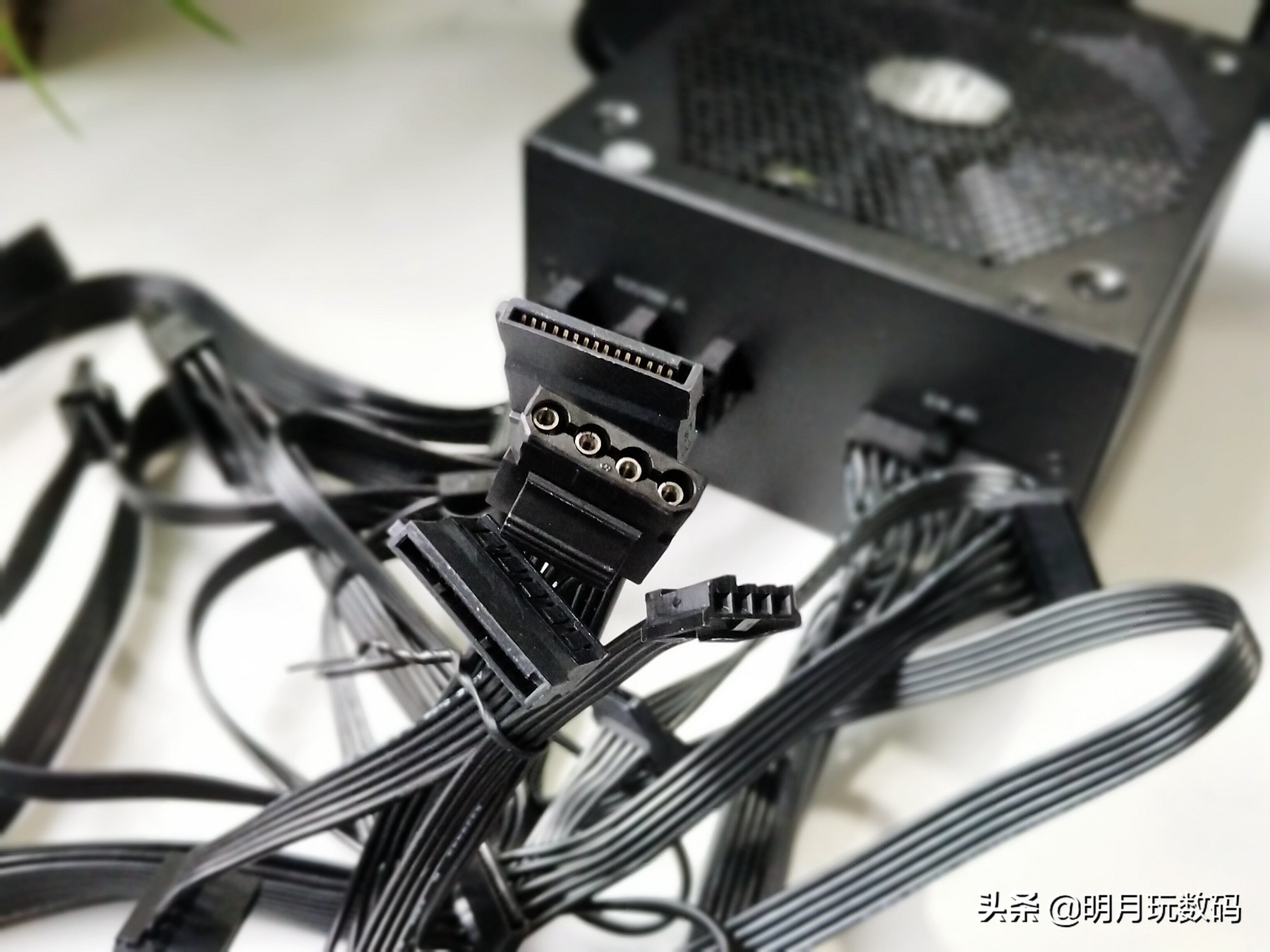 酷冷至尊v650电源,酷冷至尊mwe550v2电源怎么样