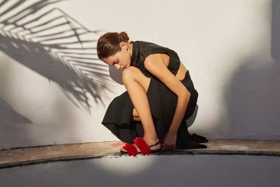 脚又短又胖穿什么鞋合适,脚掌宽穿啥鞋显瘦