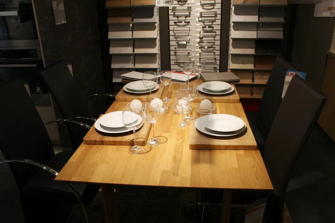 餐桌台面什么木头的好,餐桌怎么选圆桌还是方桌