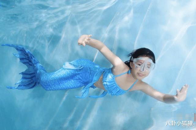 黄奕晒和黄芊玲合照,黄奕携女儿黄芊玲亲子装