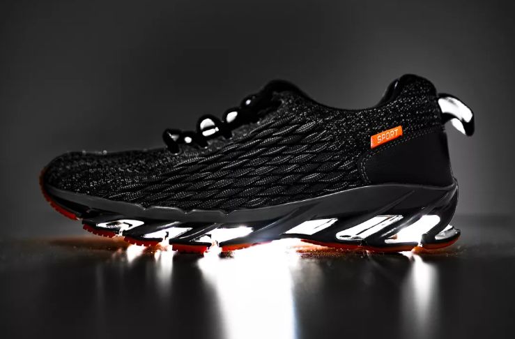 adidas三条杠运动鞋,adidas三条纹鞋舒适感