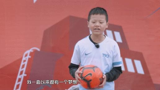 中国神童惊艳世界惊呆外国人,6岁足球神童震惊世界