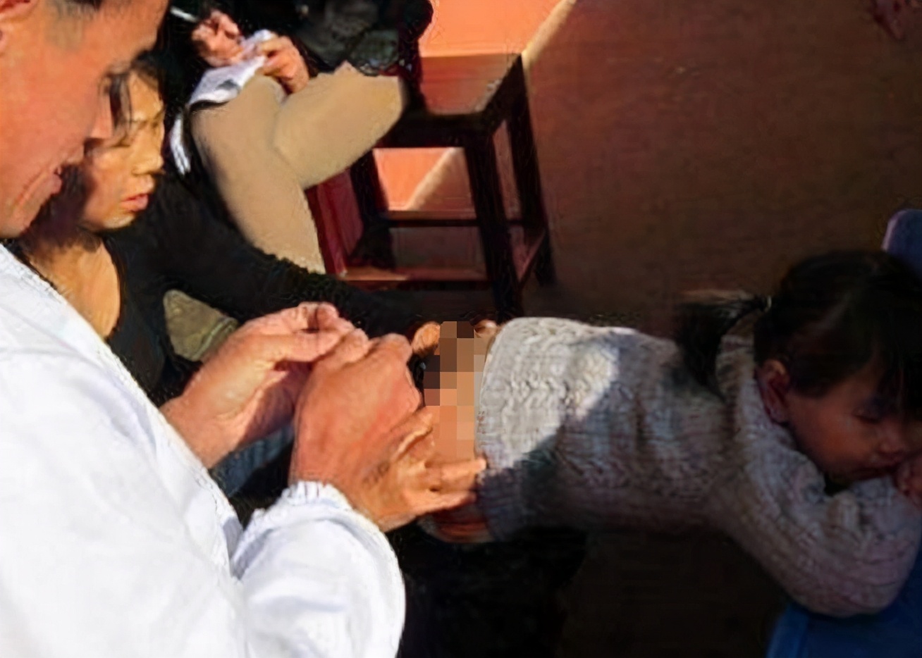 孩子被老师批评尿裤子了怎么办,4岁孩子被老师立规矩批评