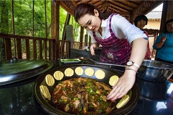北国温泉二日自由行,赏南昆山山景泡温泉