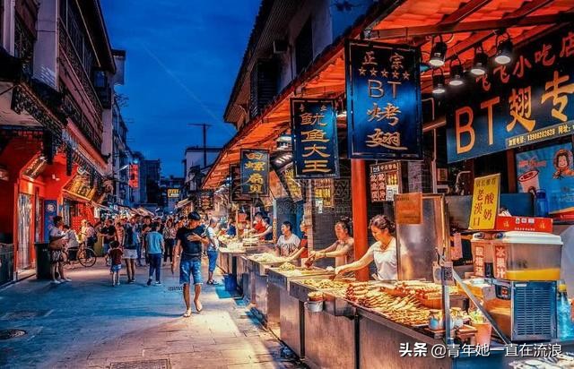 小吃街打卡唯有美食不可辜负,五一美食推荐必吃小吃街