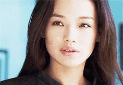 周冬雨成极萌全球代言人,周冬雨为什么当维密代言人