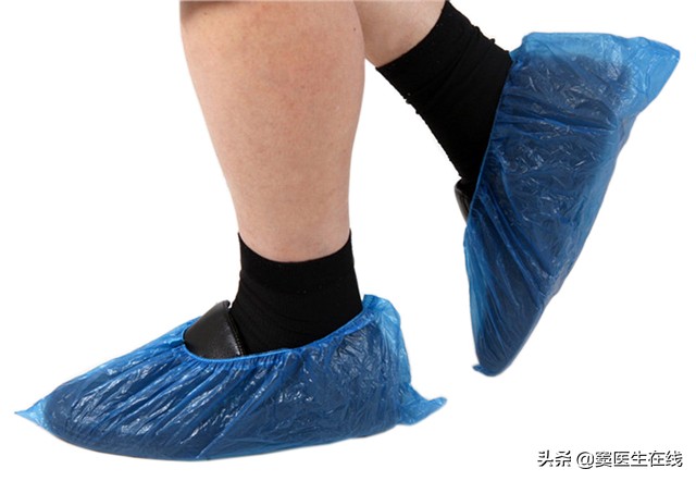 “脚气”真菌怎么治才能根除？2个简单小方法，彻底治好不复发