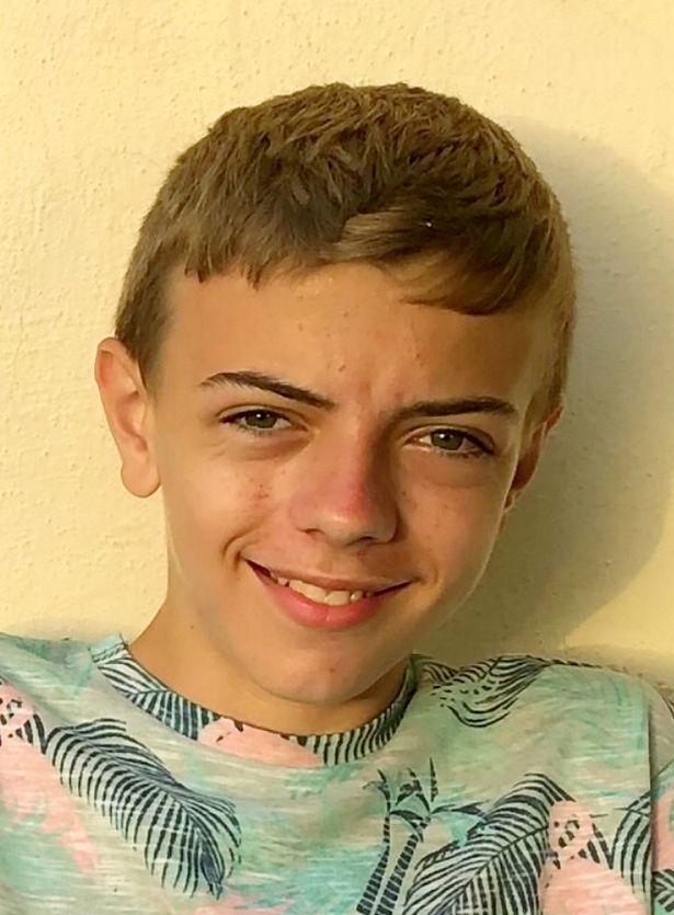 英15岁男孩每天只吃香肠和水，四处寻医无果，终被催眠大师治愈