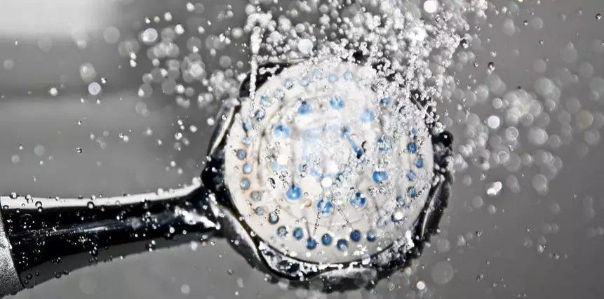 如何人工给热水器加入除垢剂,智能热水器除垢过程