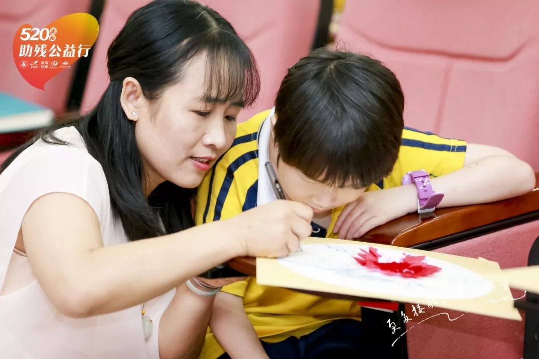 特殊学校用手语来交流,特殊教育学校手语