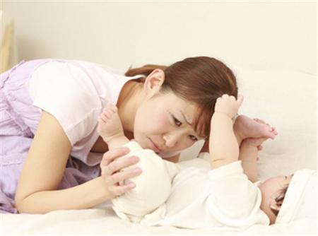 婴儿屁太臭是怎么回事,婴儿屁怎么这么臭