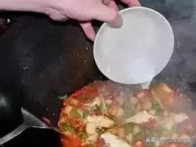 糖醋排骨勾芡要点,鱼香肉丝勾芡要点