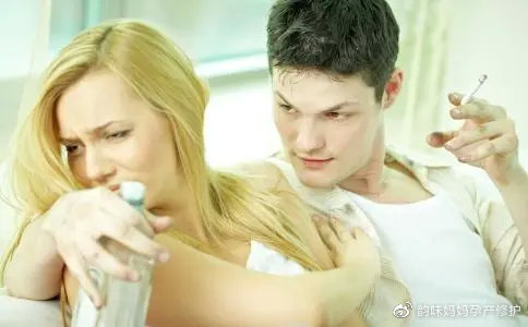 男性的4个行为很伤女性的子宫,最伤子宫的行为男性应熟知