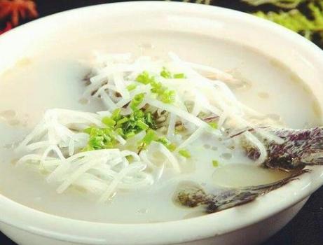 鲫鱼汤的正确做法不煎,鲫鱼汤怎么煎鱼皮不破