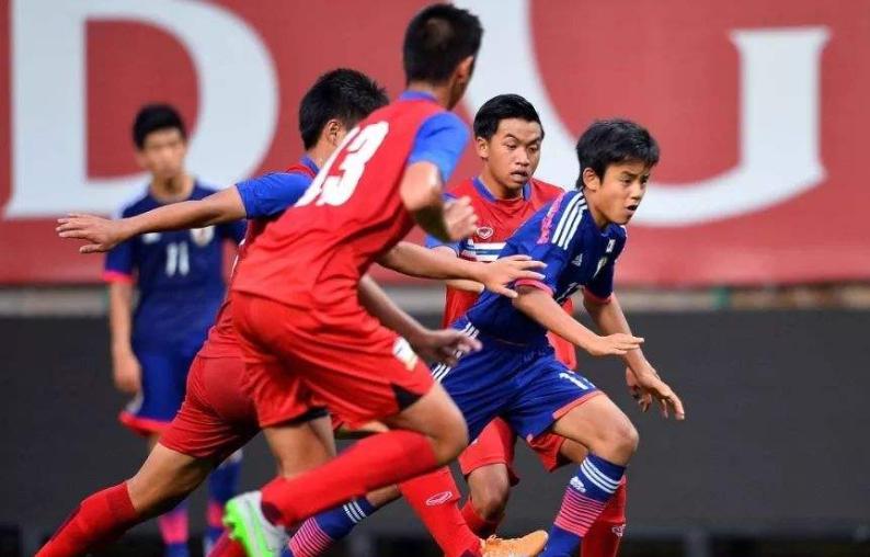 日本留洋的中国小将,曝拜仁将专注引进6号位球员