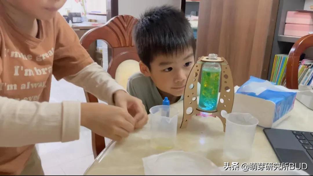 语数英教培行业的巨变：双减后，新东方结束所有k12学科培训