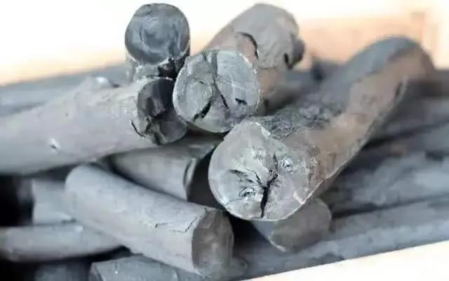 鞋子很臭怎么去除臭味,刷过的鞋子还是有臭味怎么解决