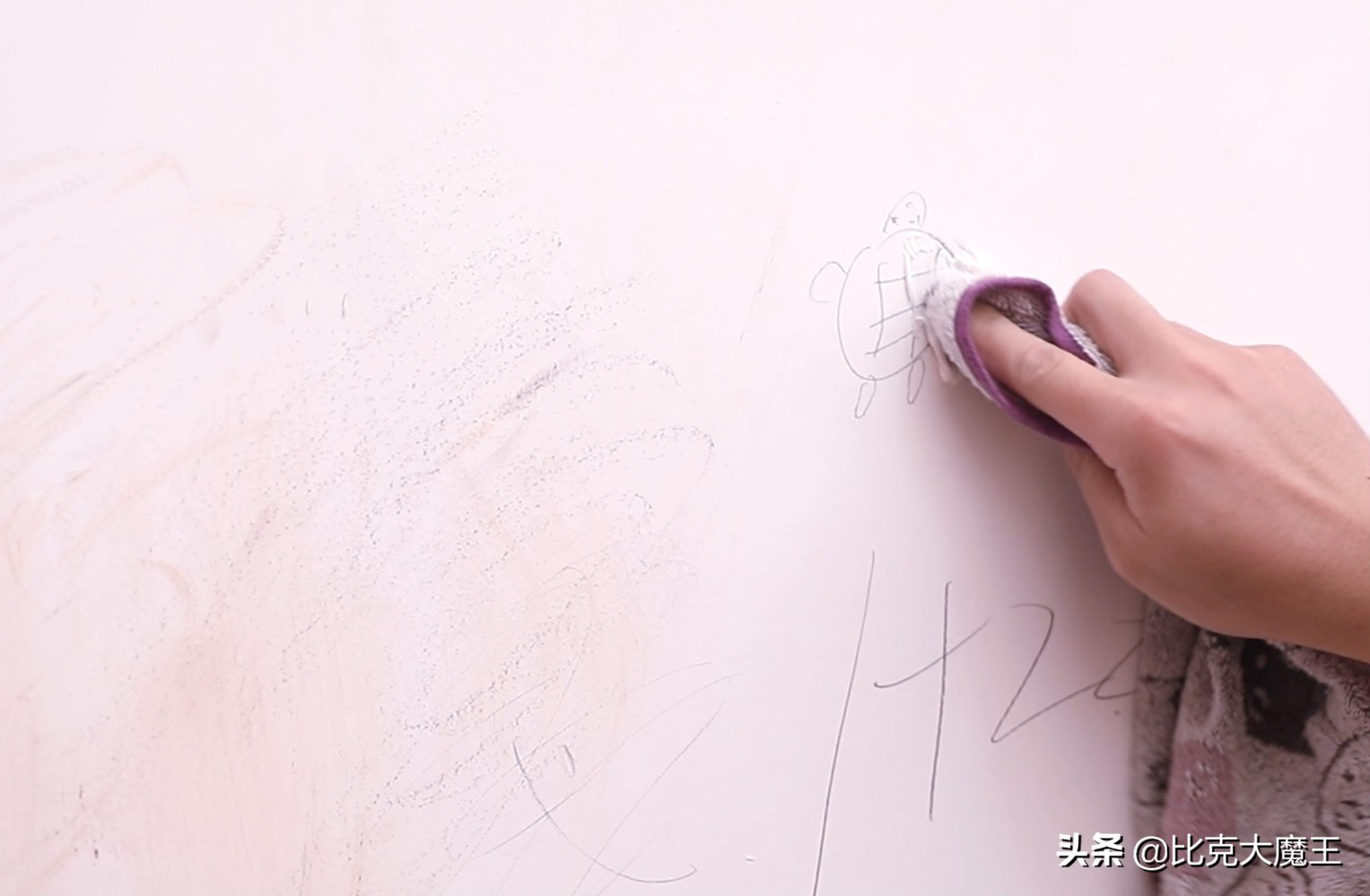 白墙脏了不用用水擦教你一招,白墙脏了重新刷有简单的办法吗