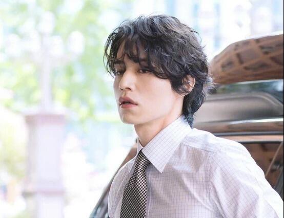 今年最流行的男士短发发型有哪些,现在最流行的短发男生发型图片