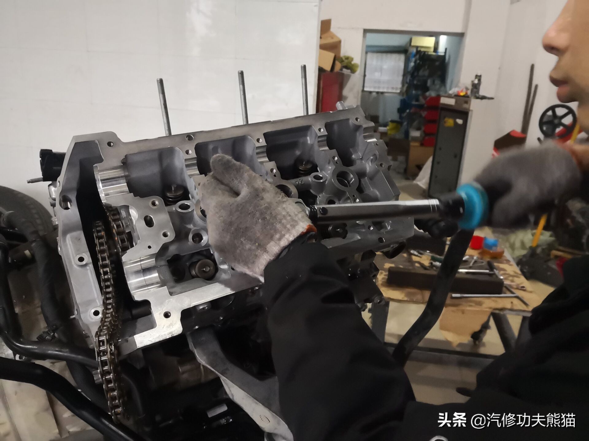 大众途锐急加速发动机故障灯点亮,大众新款途锐车子烧机油