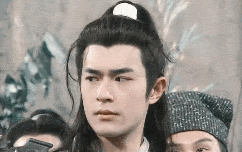 杨烁从年轻到现在颜值变化,杨烁是帅还是有魅力