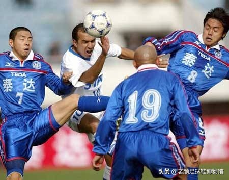 苏牙为什么没上乌拉圭大名单,卡瓦尼上海申花