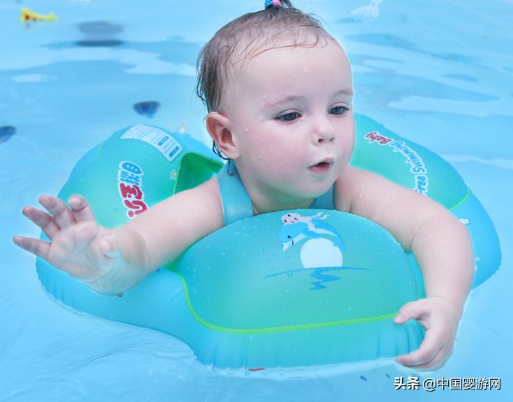 宝宝对洗澡抗拒,宝宝对游泳很排斥怎么办