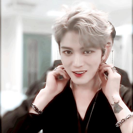 南韩神颜女爱豆李知恩,南韩男爱豆神颜用测谎仪