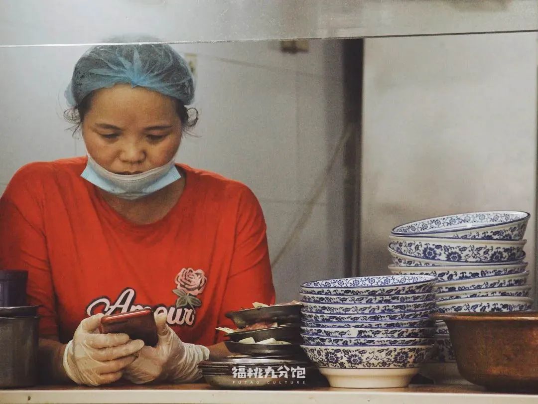 王宝强吃面道士下山,道士下山吃面图片