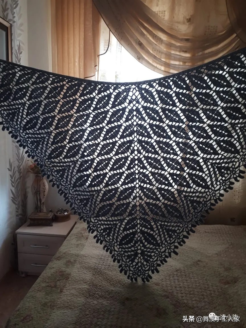 披肩围巾的教程视频简单好看,披肩围巾好看的方法冬天