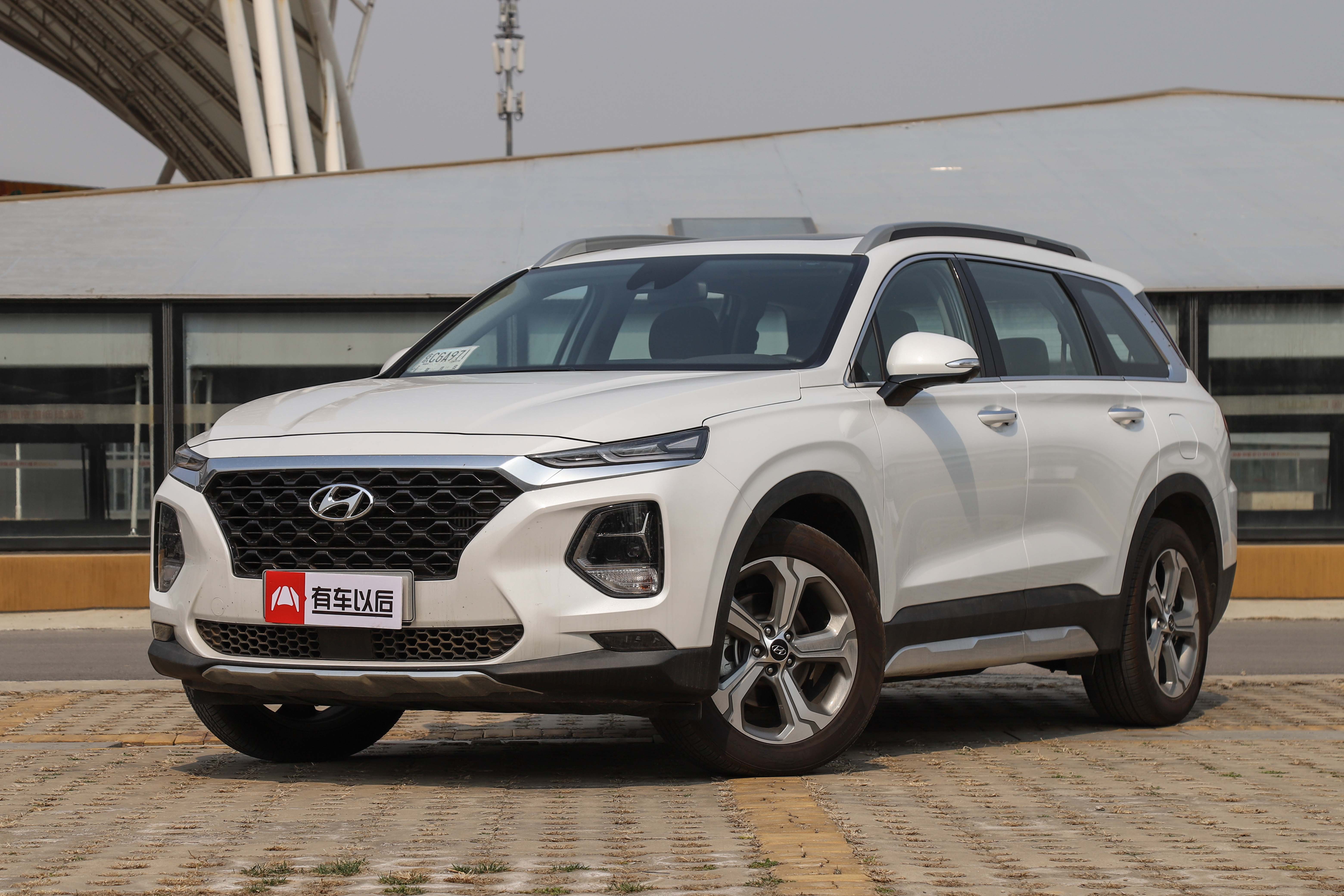 现代胜达和丰田汉兰达哪个好,胜达vs汉兰达车身尺寸